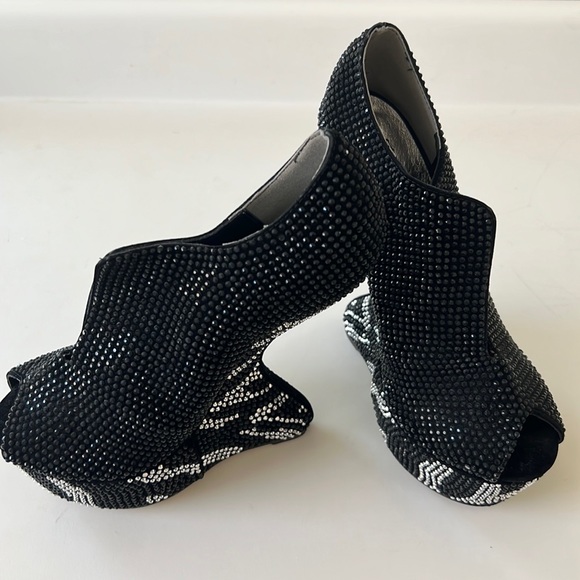 New Lady couture, platforms, black crystals & white zebra stripes size 9 - Picture 4 of 11